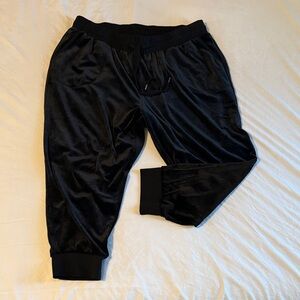 Torrid Black Velvet Jogger Capri Pants Plus Size 2